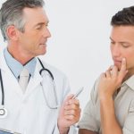 Доктор консультирует парня