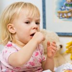 Лающий кашель у детей - симптом коклюша, ложного крупа и других вирусных инфекций