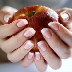 Можно ли беременным красить и наращивать ногти?