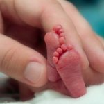 Недоношенный малыш