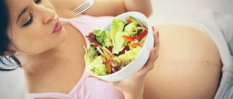Важно ограничить употребление продуктов с содержанием простых углеводов, при этом включать в рацион больше клетчатки и углеводов, которые медленно усваиваются организмом.