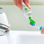 Зубная щетка